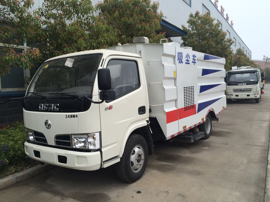 東風純吸式掃路車